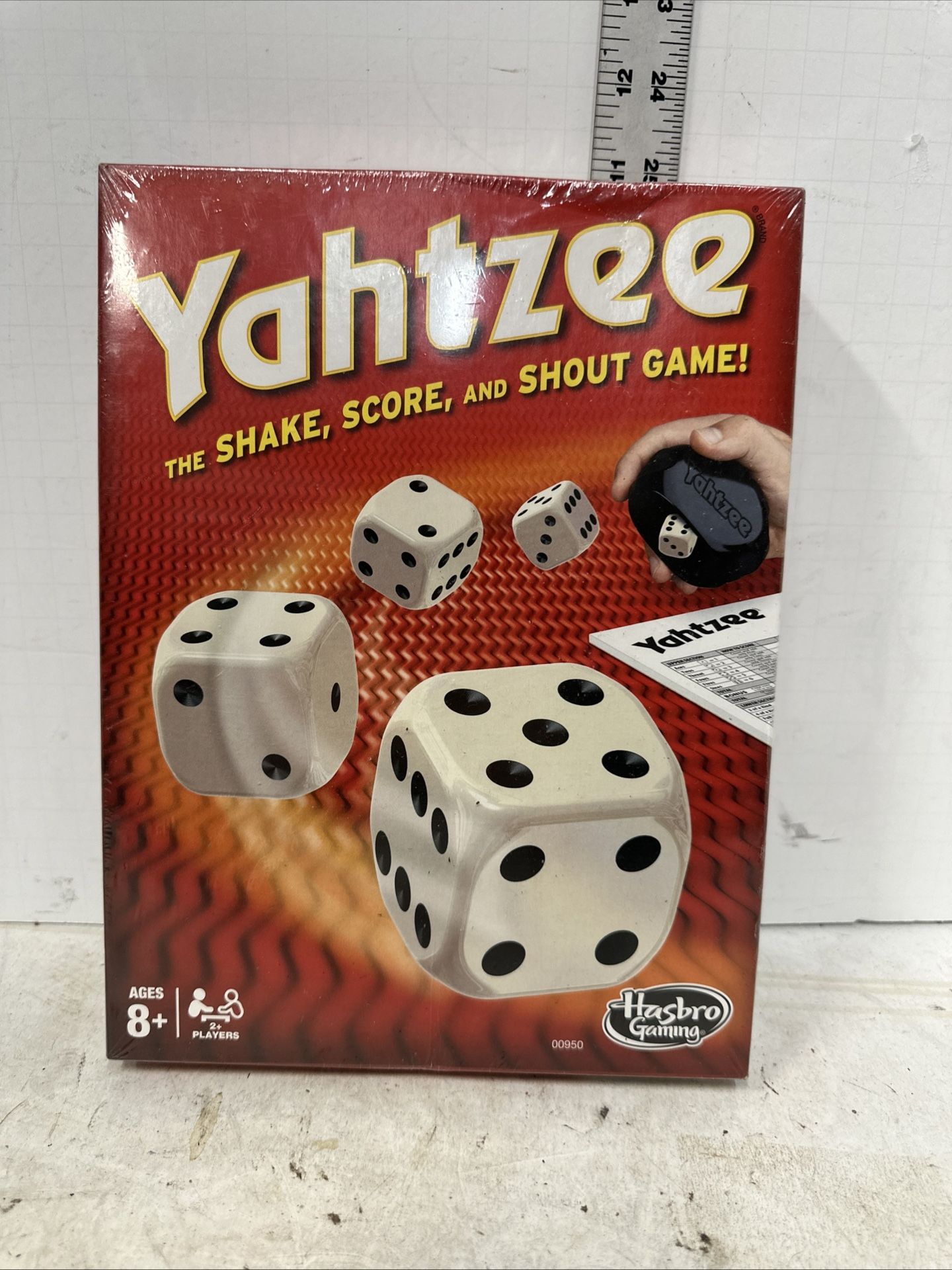 *New Unopened* Yahtzee Classic Dice Board Game By Hasbro #R3