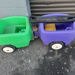 Step2 Choo Choo Wagon Been Sitting On The Porch Needs Cleaning. 