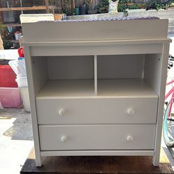Baby changing dresser