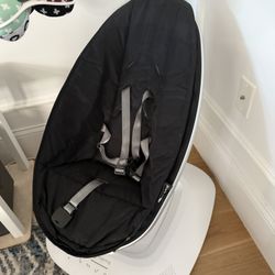 Lightly Used 4moms MamaRoo – Great Condition!