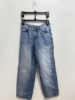 12 Women’s small clothing items