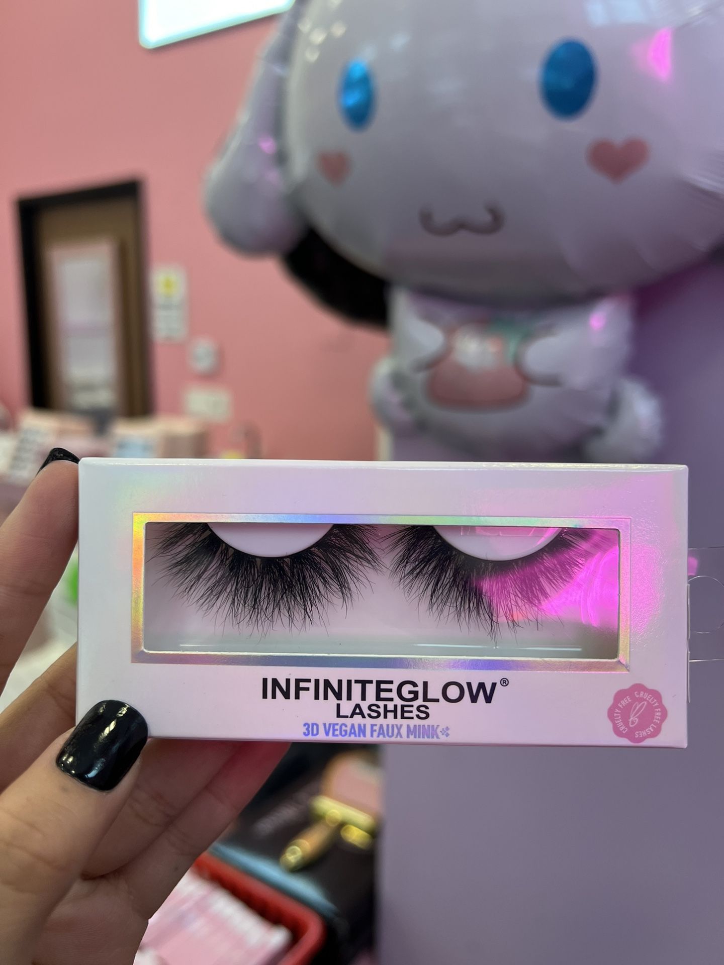 Infinite Glow Lashes 