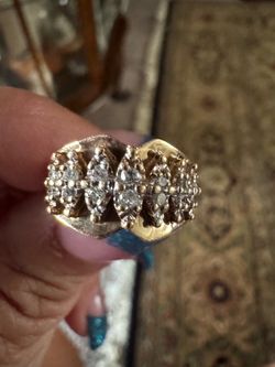 Beautiful Genuine Diamond 10K Yelliw Gold Ring size 5 1/2