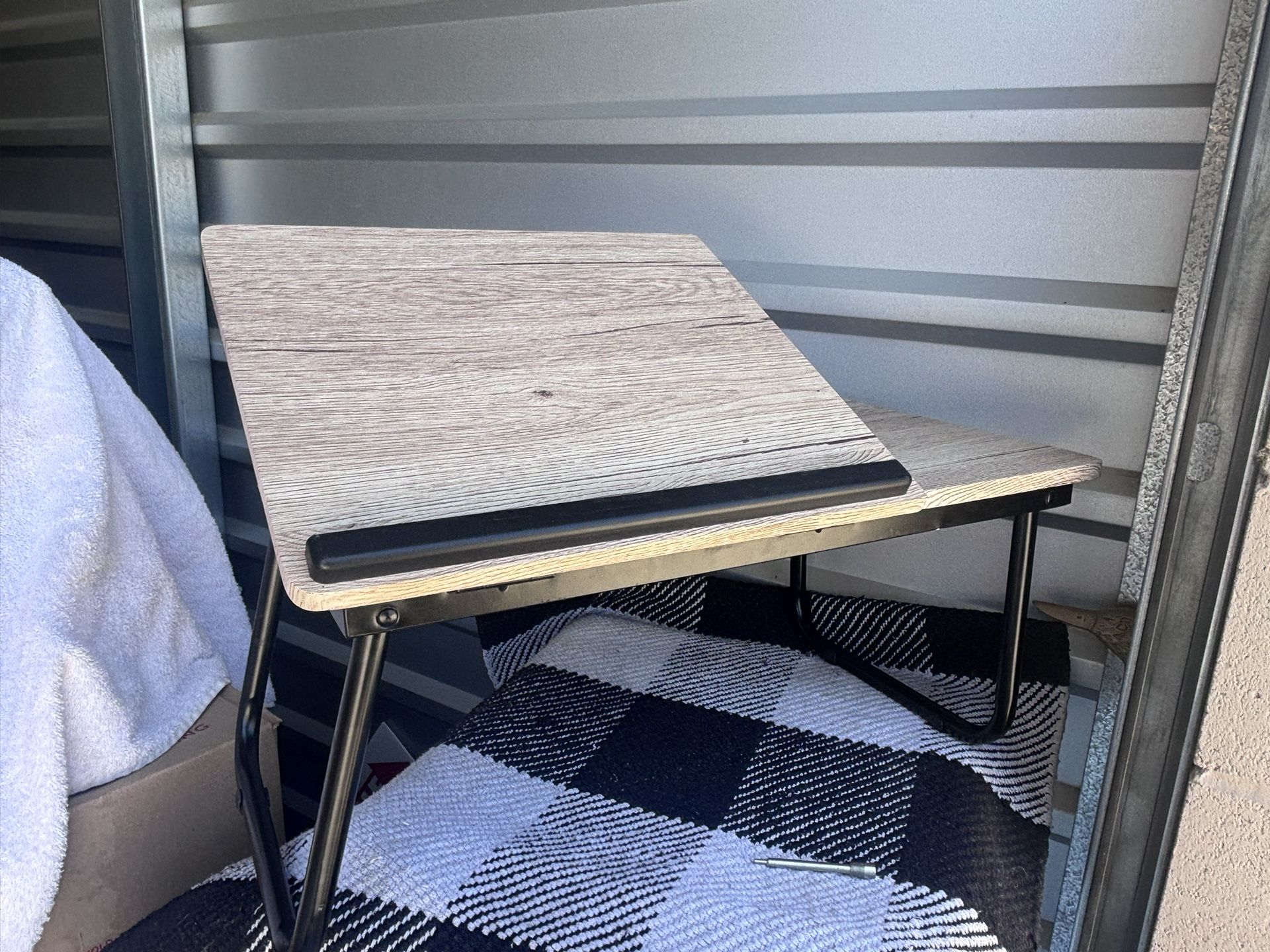 Lap Table