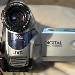 JVC GR-AXM18U VHS-C Camcorder GR-AM18U