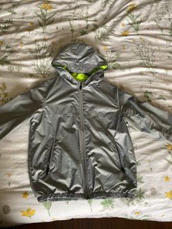 Wind breaker 10/12 new