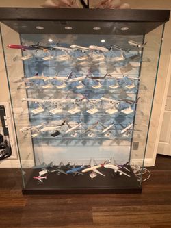 Airplane Glass Display With Lights, Will Not Sell Planes Separately