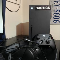 Xbox Series X With Headset And Controller 