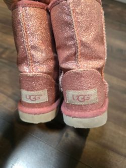 Free Toddler size 8 Uggs