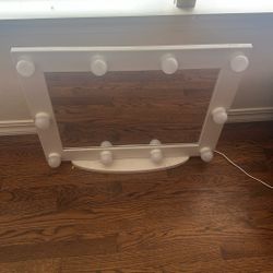 Vanity mirror 