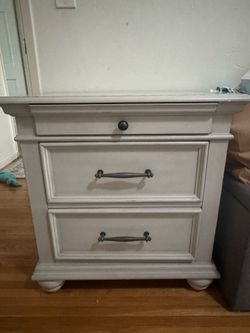 Night stand dressers