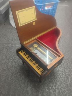 Reuge Music Grand Piano Music Box - Chopin Tristesse