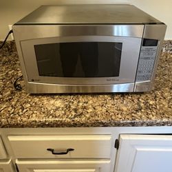 GE Microwave (Free)