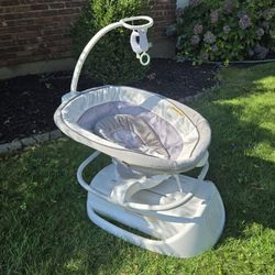 Graco Sense2Soothe 2-in-1 Baby Swing and Portable Rocker with Cry Detection Technology