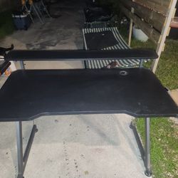 Gaming  Table W/ 5 " Shelf and Lighted Sides