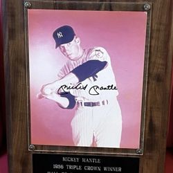 MICKEY MANTLE SIGNED PHOTO PLAQUE