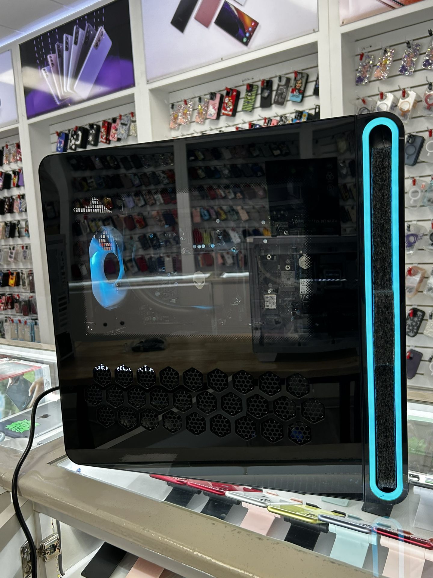 Alienware Aurora Gaming Desktop ACT1250 Intel Core Ultra 7 265f , 32gb DDR5 Ram 1TB Ssd $50 Down Payment