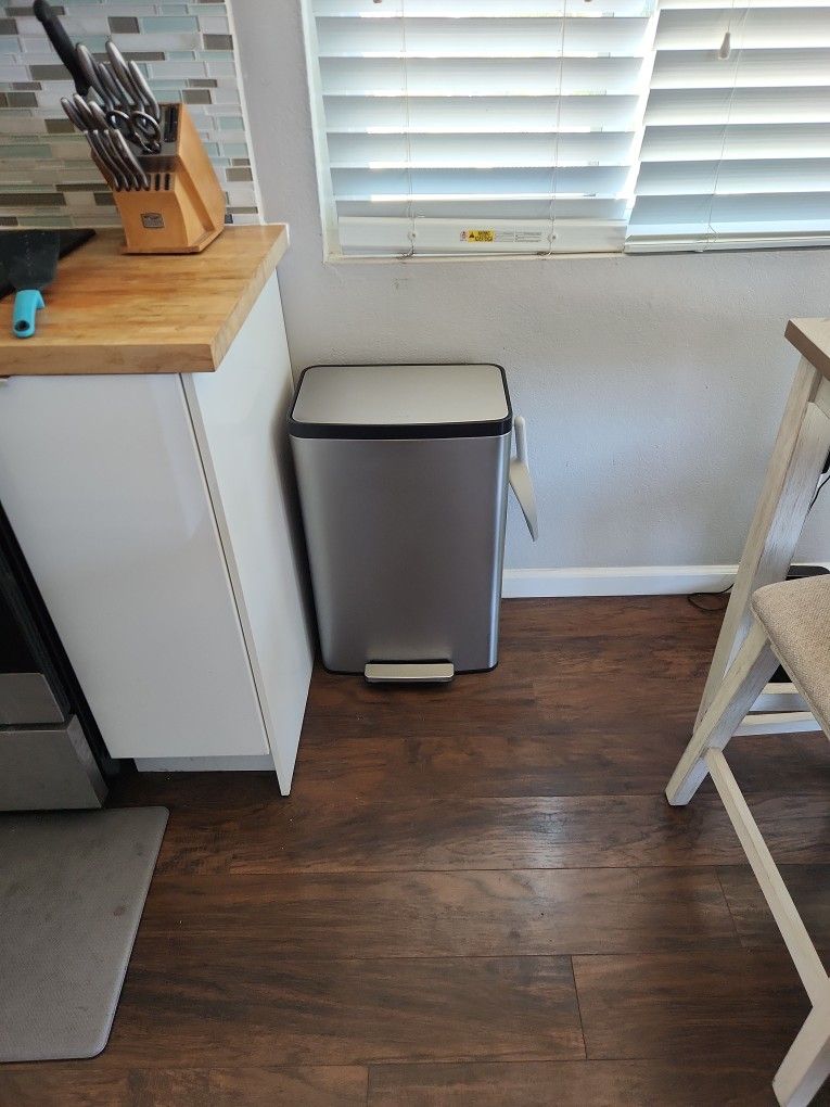 Kohler 48L Motion Sensor Trash Can