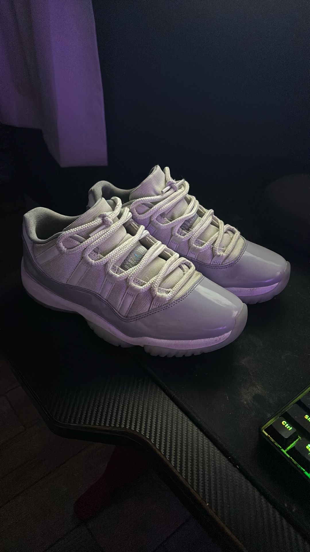 Jordan 11 Lows (Grey Cement)