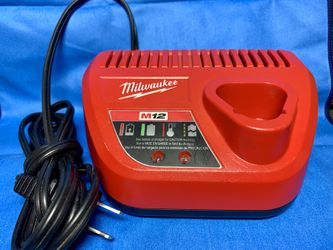  Milwaukee M12 12 Volt Charger Red Lithium-Ion 48-59-2401