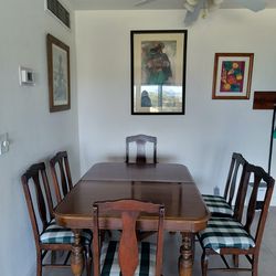Wood Dinning Table and 6 Chairs 
