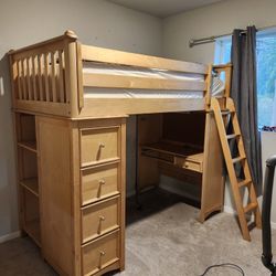 Solid Wood Twin Loft Bed With Built-in Desk