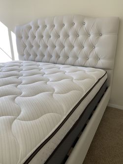 LOCATED IN LOS ANGELES CA BRAND NEW QUEEN BED FOR ONLY $300 MATTRESS INCLUDED 💥 $20 DELIVERY 💥NO SET UP💥 • We do not assemble • Brand new in bo