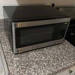 LG Microwave 
