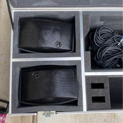 soundtube sm500i-BK speakers