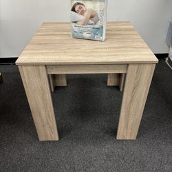 SQUARE TABLE WOODEN 35”X35” $40‼️