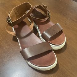 Mia Sandal Women's Size 