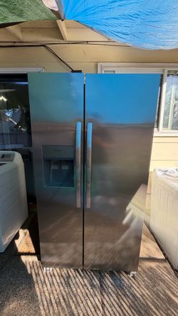 Frigidaire Stainless Steel Side-by-Side Refrigerator💦🧊