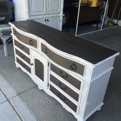 SOLID WHITE OAK FARMHOUSE 11 DRAWER DRESSER, CONSOLE, CREDENZA OR ENTRY TABLE
