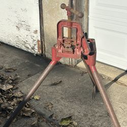 Bridgeport Tr-i Stand