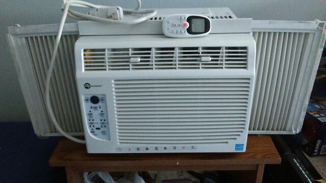 Generations air conditioner/remote control.almost new.perfect condition.