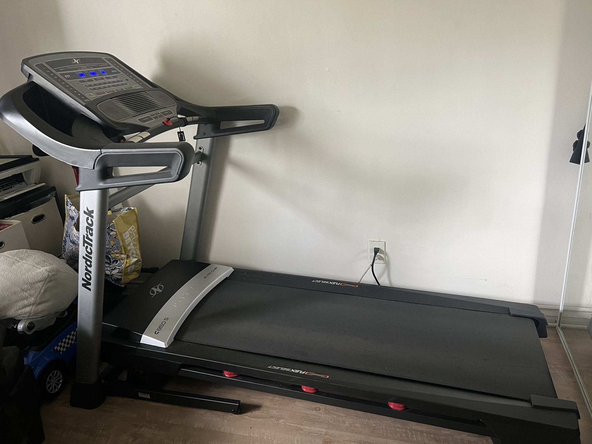  Nordic Track Treadmill