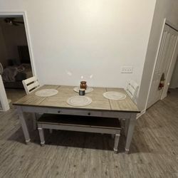 Dining Table & Chairs 