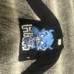 Cropped Long Sleeve Graphic Tee.