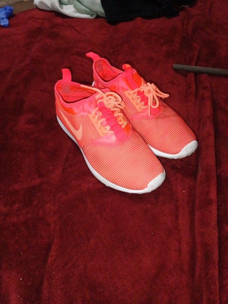Women's Nike Orange Shoes 