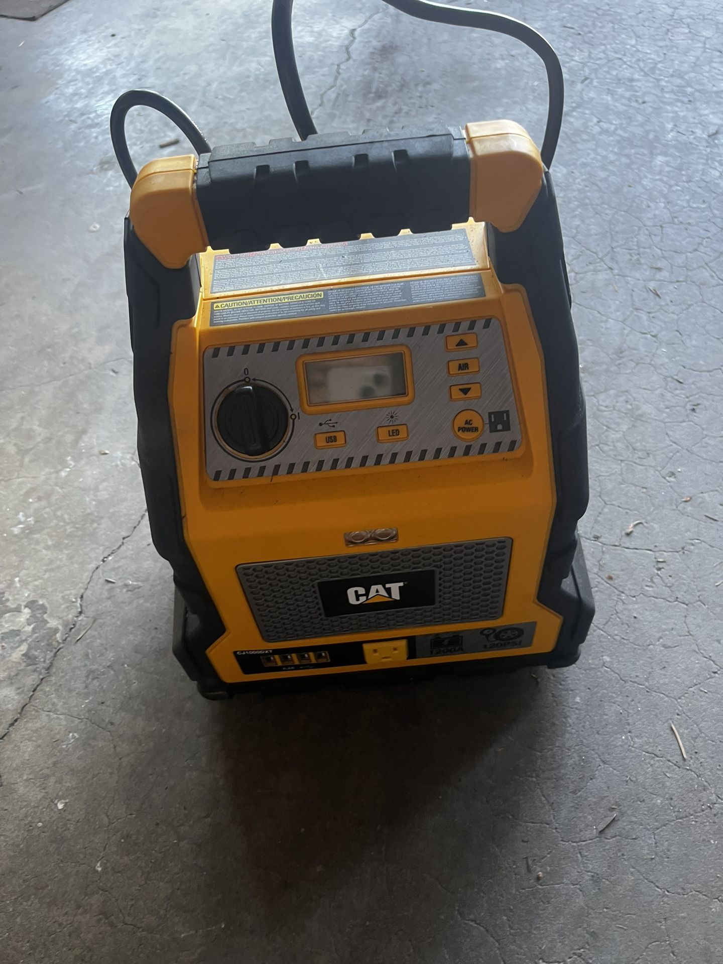CAT jump Starter