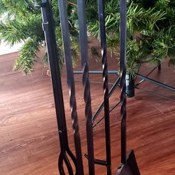 Twisted Iron Matte Black Fireplace Set 
