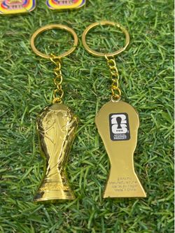 🏆 FIFA World Cup Trophy Keychain - Medium - NEW