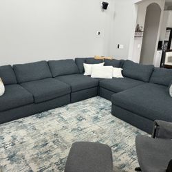 Noah Sectional DK Blue (City Furniture)