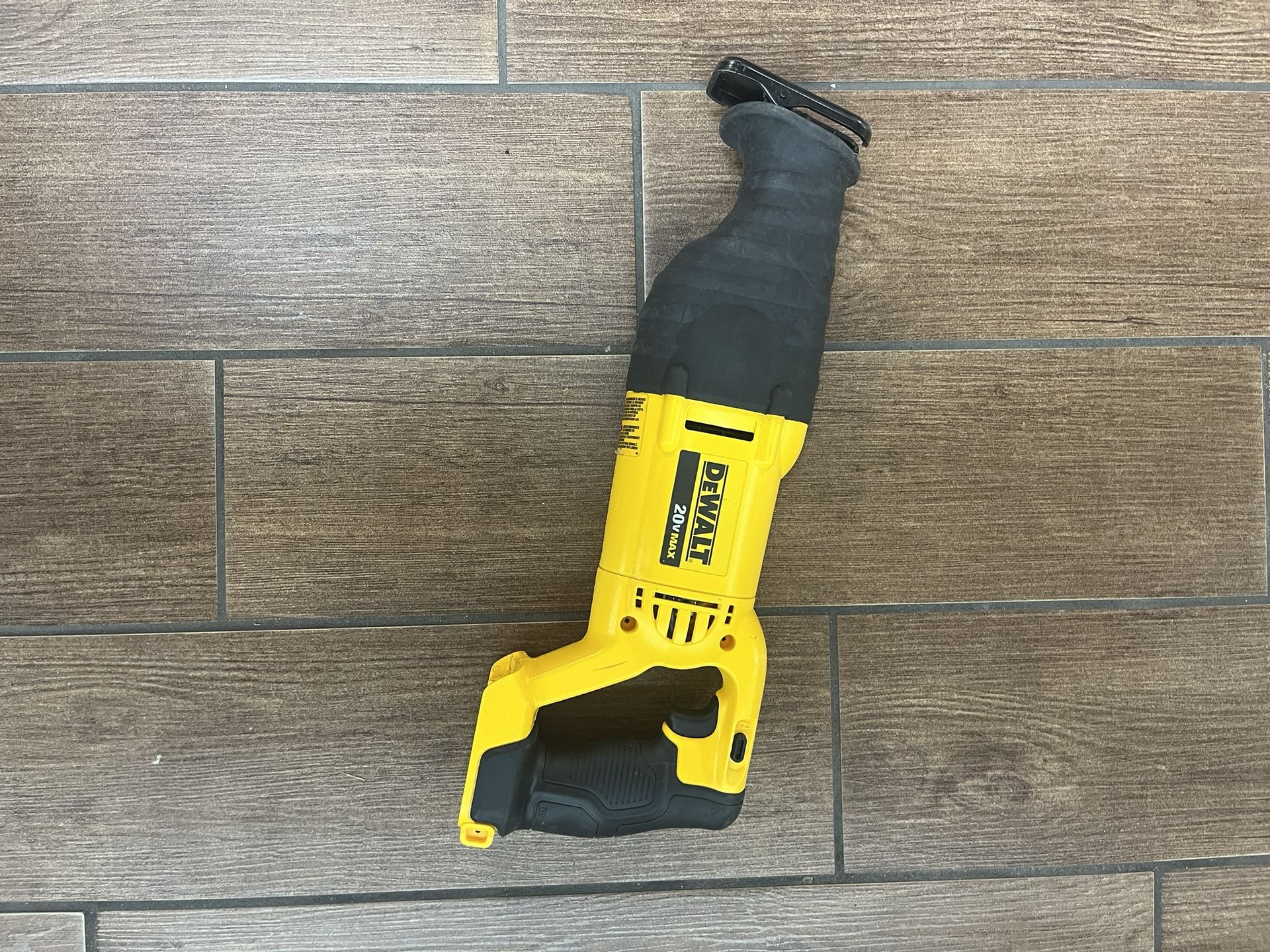 Dewalt DCS381 Reciprocating Saw(tool Only)