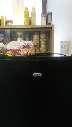 Mini fridge brand new sunbeam works excellent