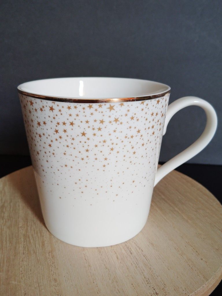 PORTMERION Celestial by Sara Miller Gold Stars 22k Trim 12 oz. Coffee Mug