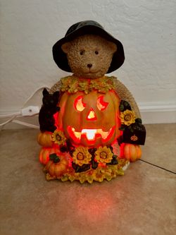 8” lighted pumpkin bear