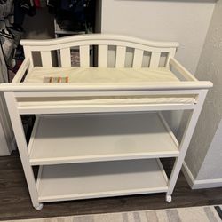 Nursery Changing Table with Shelves 