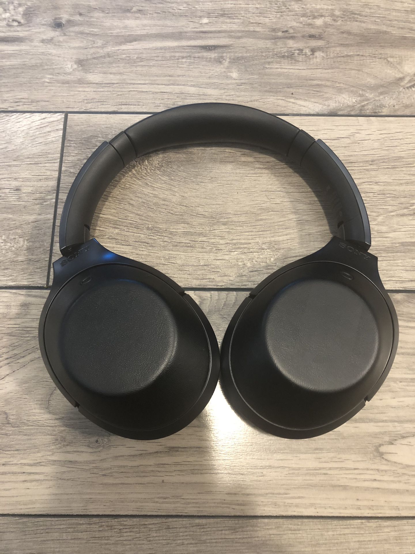 Sony Noise Cancelling Bluetooth Headphones / MDR-1000X