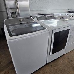 SAMSUNG WASHER AND DRYER SET. 